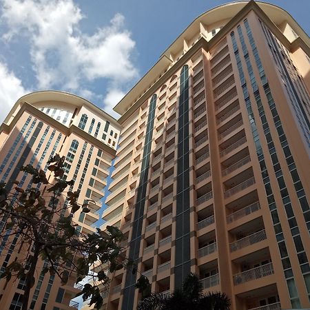 Venice Mckinley Hill Taguig Bgc Extérieur photo